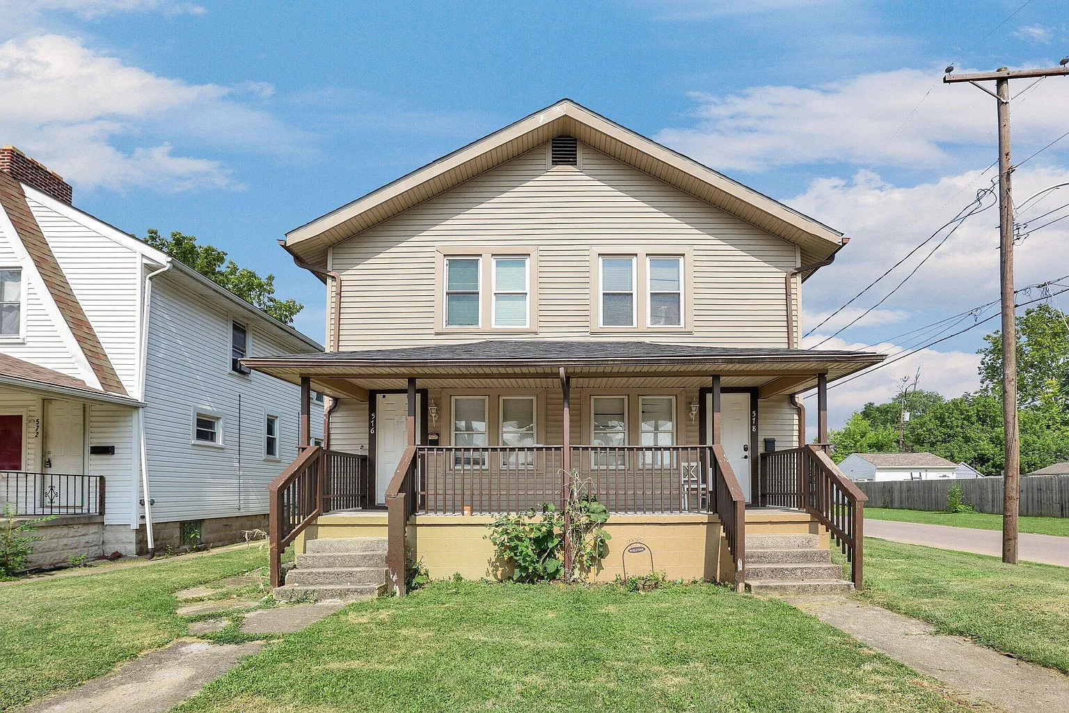 576-578 S Oakley Ave photo 1