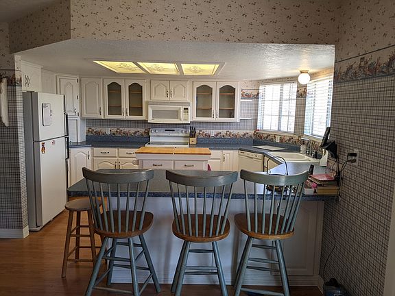3rd image of 1527 S Lee Dr