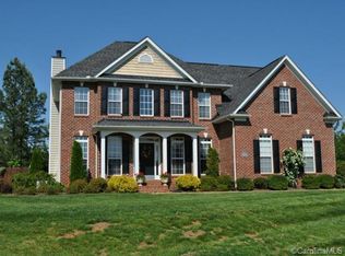 6501 Amberwood Dr, Mount Holly, NC 28120