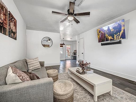 5th image of 330 Shiloh Dr