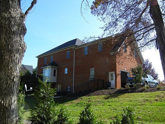 5th image of 103 Beacon Hill Pl