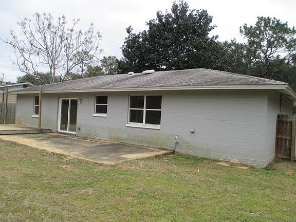 4th image of 928 Blue Springs Dr