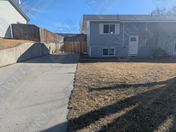 1048 Harrison Dr APT A, Rock Springs, WY 82901