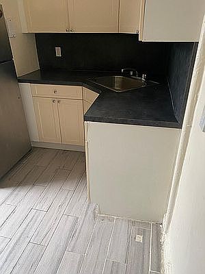 2nd image of 1060 Union St #31