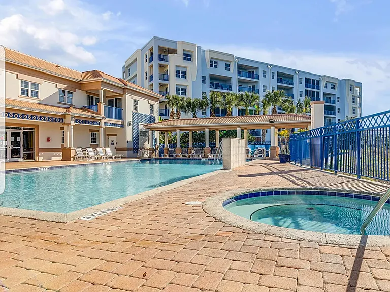 The family and friends will enjoy this magnificent swimming pool that is heated all winter also enjoy the spa and barbecue grills