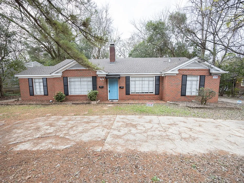 2058 Woodley Rd
