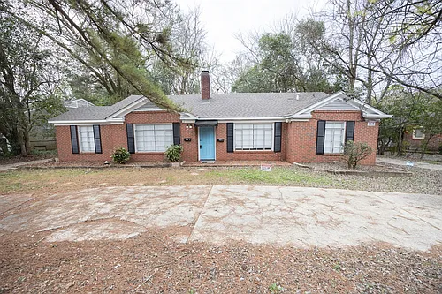 2058 Woodley Rd Photo 1