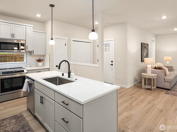 4th image of 28304 74th Drive NW #D