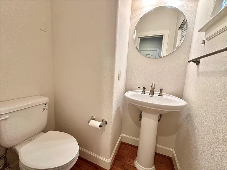 1602 Elgin St #13 — Photo 17
