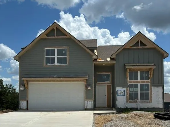 16268 Giorgia St, Parkville, MO 64152
