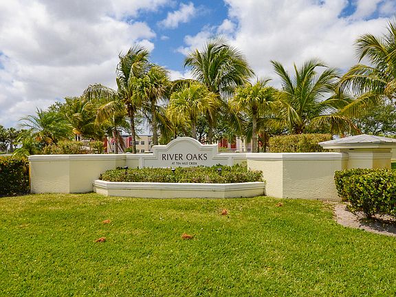 3rd image of 3944 Sabal Way