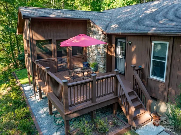 173 Cherokee Springs Trl, Hendersonville, NC 28739