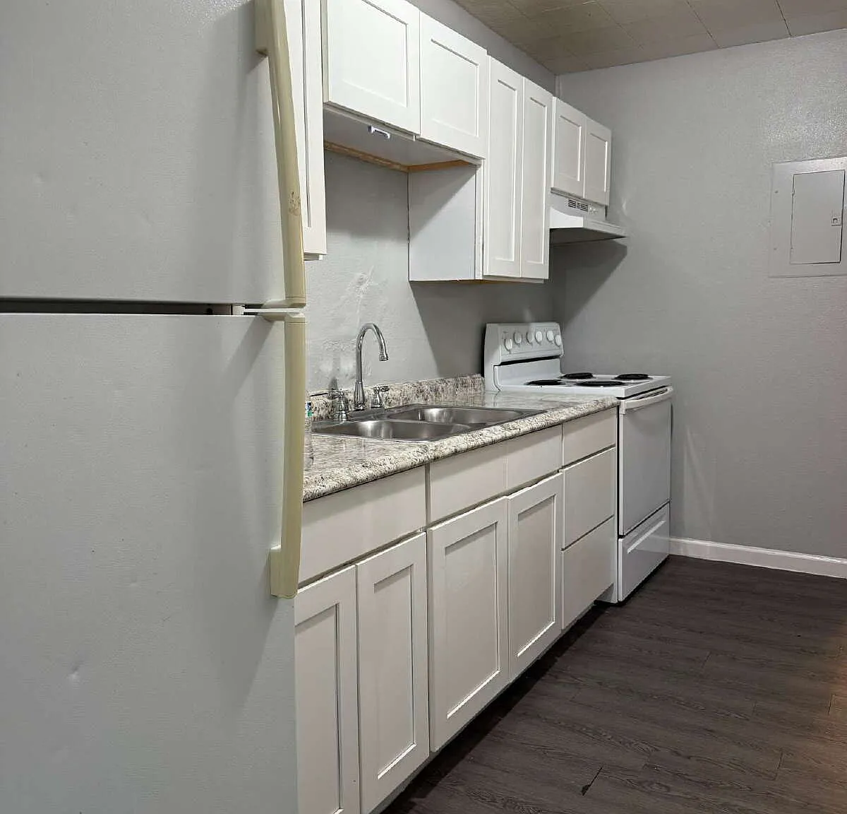 2 bed, 1.0 bath, 668 sqft, $845 — Photo 3
