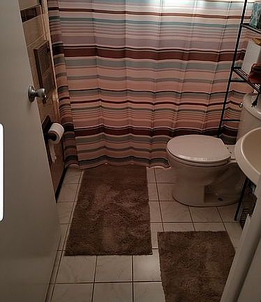 Main bath 1st floor
