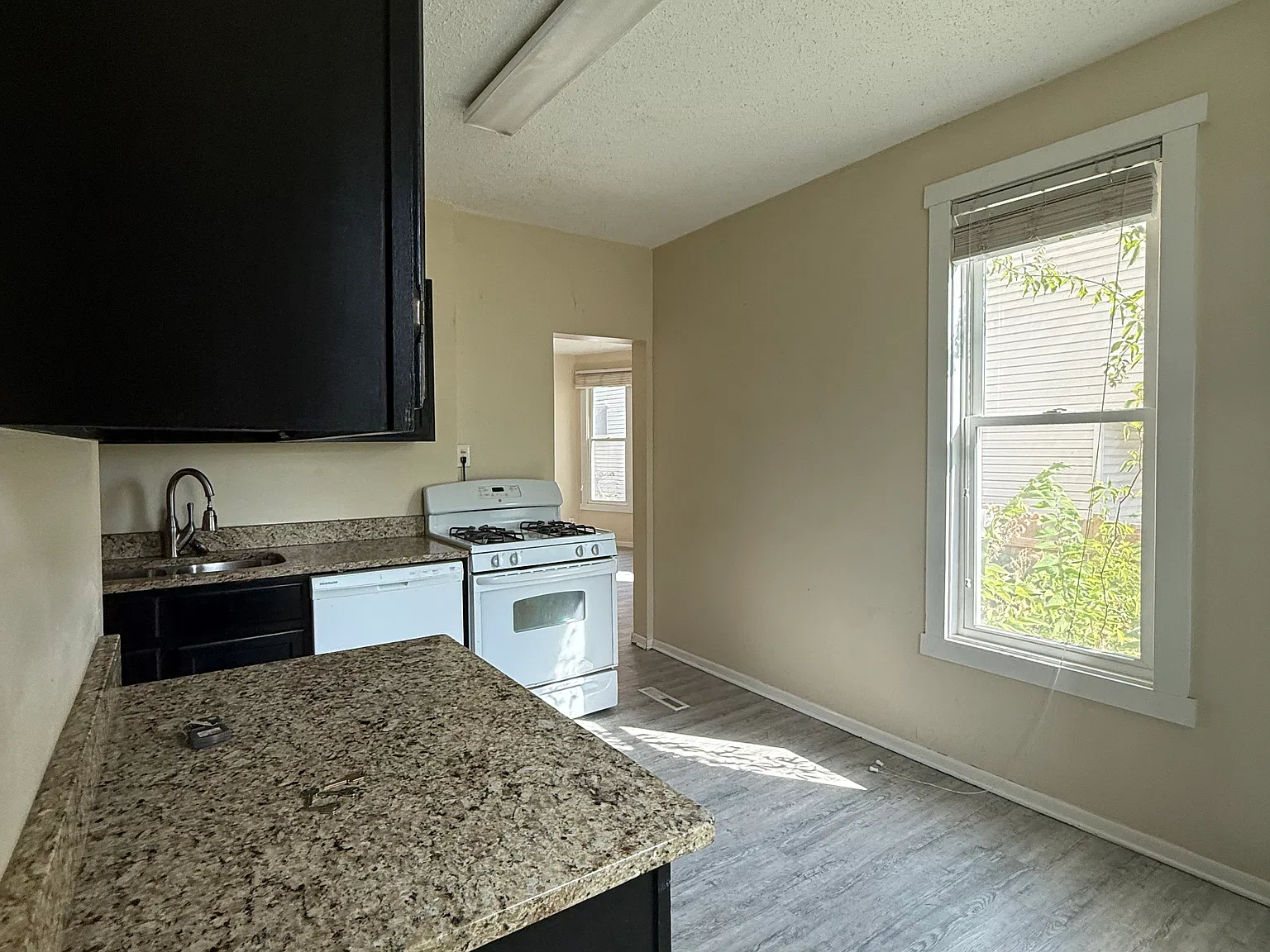 3324 Colfax Ave S — Photo 2
