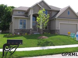 663 S 195th Ave, Elkhorn, NE 68022