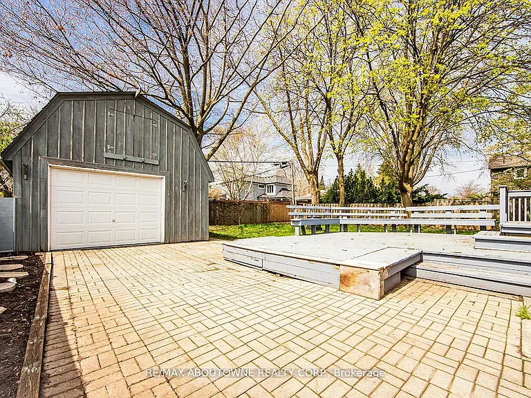 530 Lees Ln — Photo 28