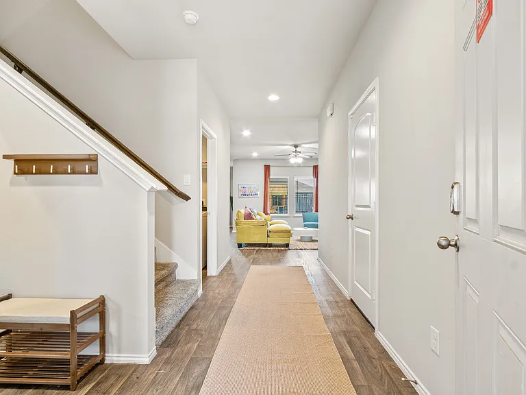 2431 Sutton Hollow Ct — Photo 52