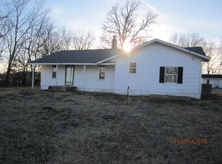 9825 S 705th Rd, Wyandotte, OK 74370