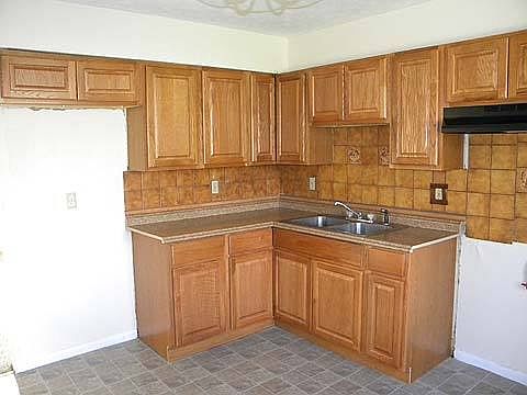 3rd image of 2515 Crehore St