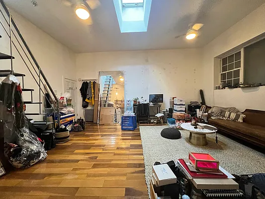 Rented by Nolita Group | media 11