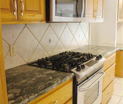 5th image of 2206 Kenbridge Dr