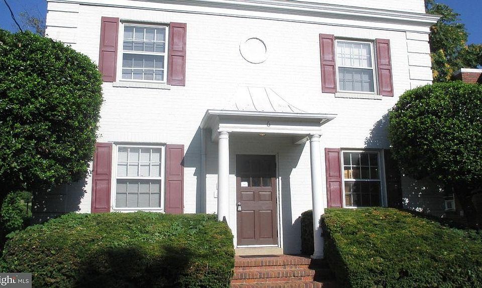 1st image of 6 Sunset Dr APT 3