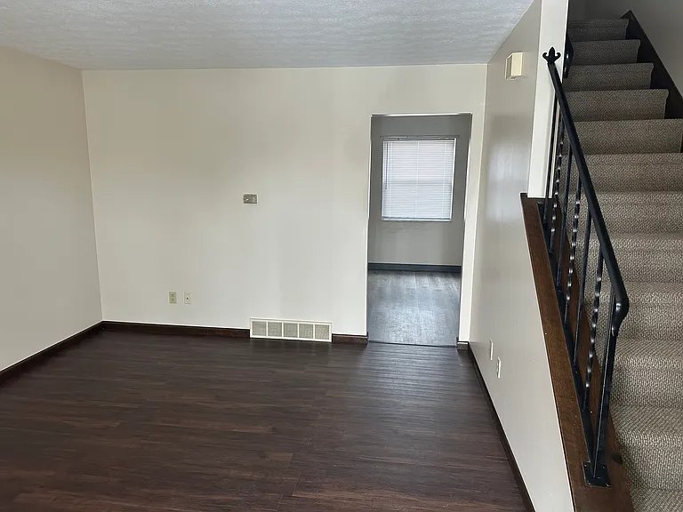 270 Stocksdale Dr — Photo 5