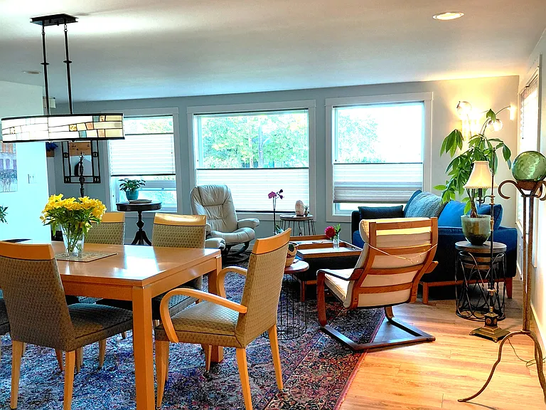 1584 Marine Dr — Photo 7