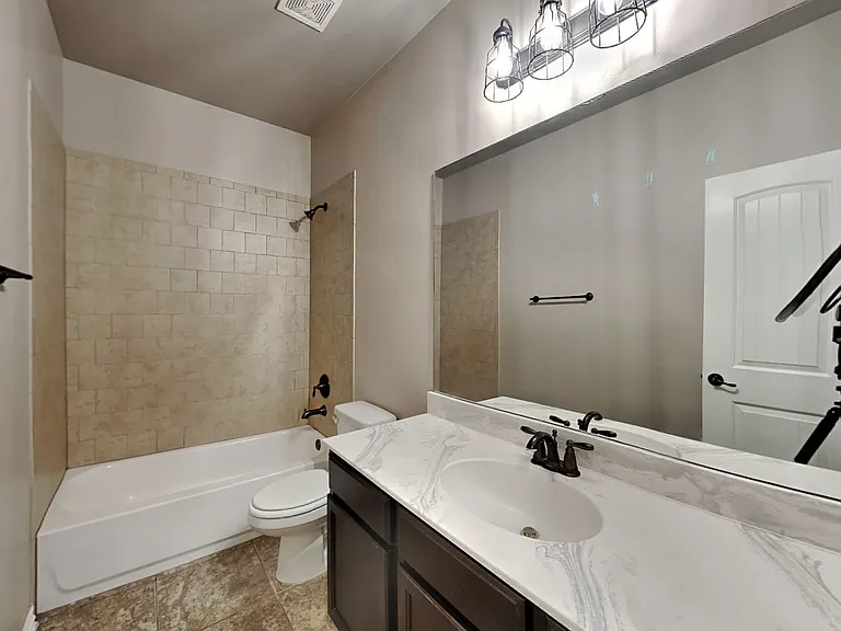 11305 NW 94th St — Photo 17