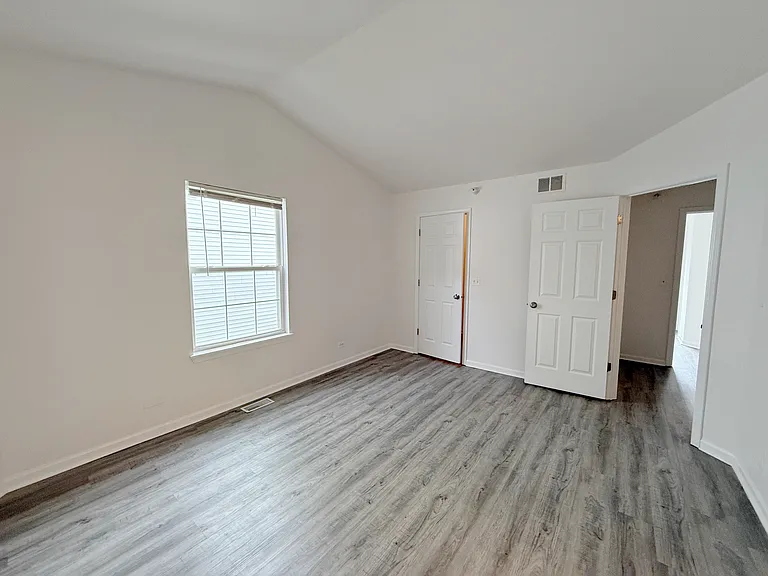 2554 Dickens Dr — Photo 7