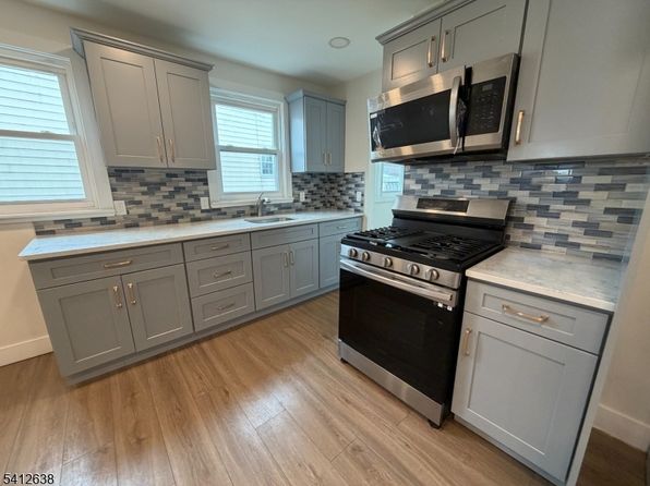21 Hensler St Floor 3