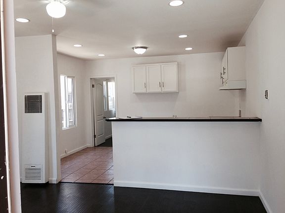 2nd image of 2639 Rich St