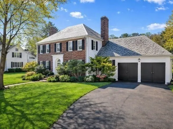 160 Reservoir Rd, Brookline, MA 02467