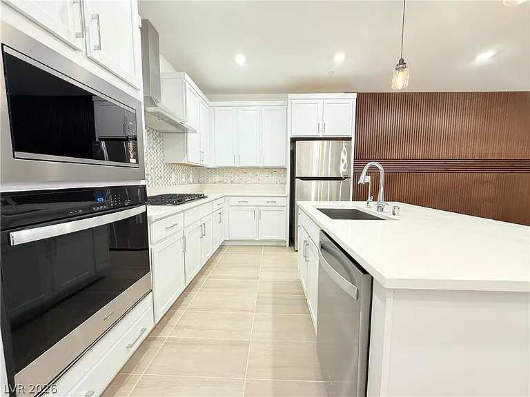 11402 Crimson Ledge Ave — Photo 9