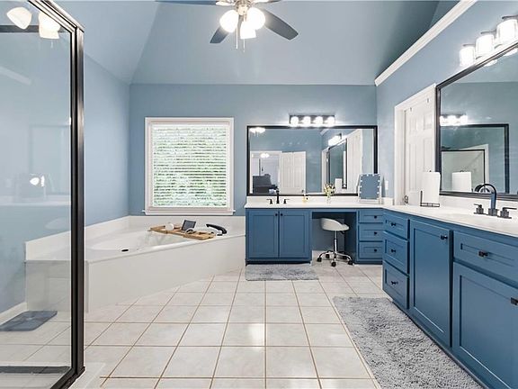4th image of 1405 Lamont Cir