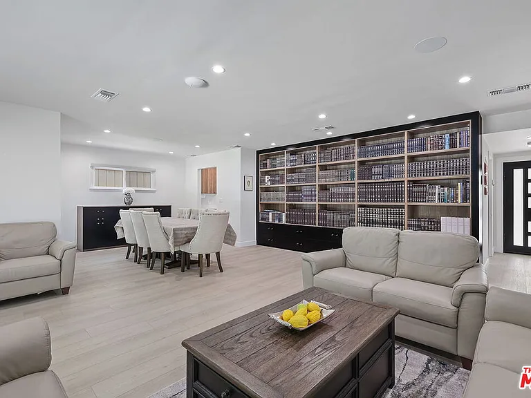 12849 Tiara St — Photo 10