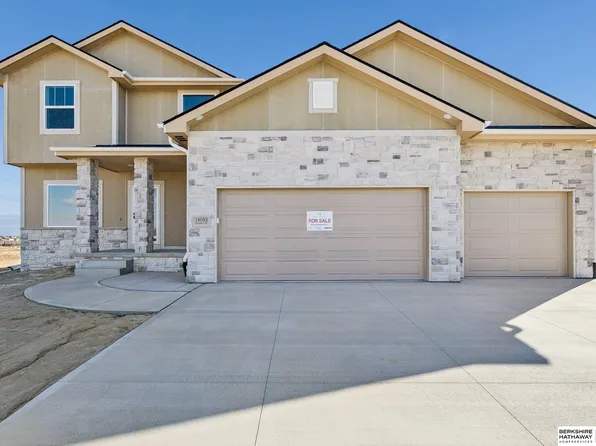 18055 Sycamore Dr, Gretna, NE 68028