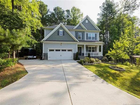 718 Creekside Dr, Sanford, NC 27330