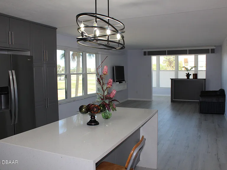 329 Wilder Blvd — Photo 9