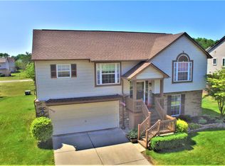 38519 Emerald Ln N, Westland, MI 48185