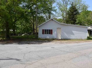 554 Snow St, Greer, SC 29651