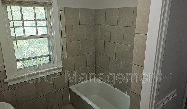 6827 Melrose Ave — Photo 10
