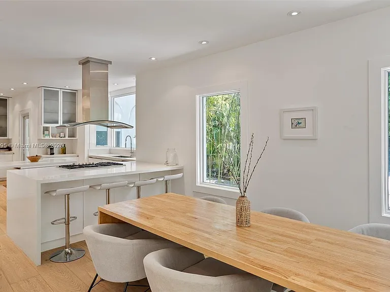 Douglas Rd — Photo 15