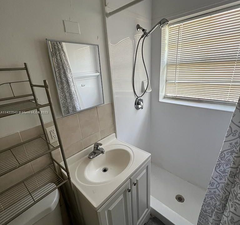 1st image of 2114 McKinley St #B