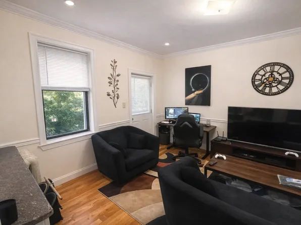 4 Park Vale Ave #12A, Allston, MA 02134