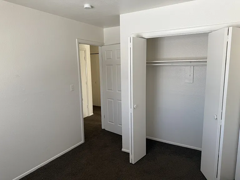 Vista Peak Apartments — Photo 8