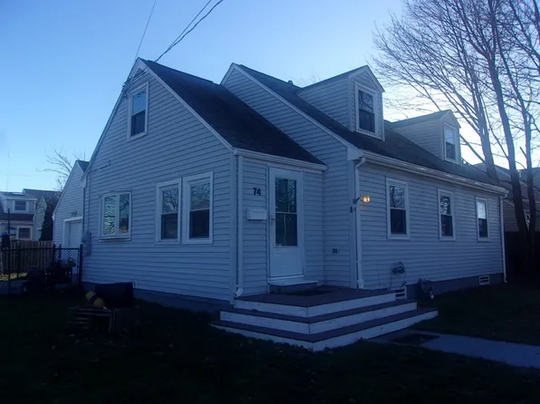 74 Touraine Ave, Hull, MA 02045