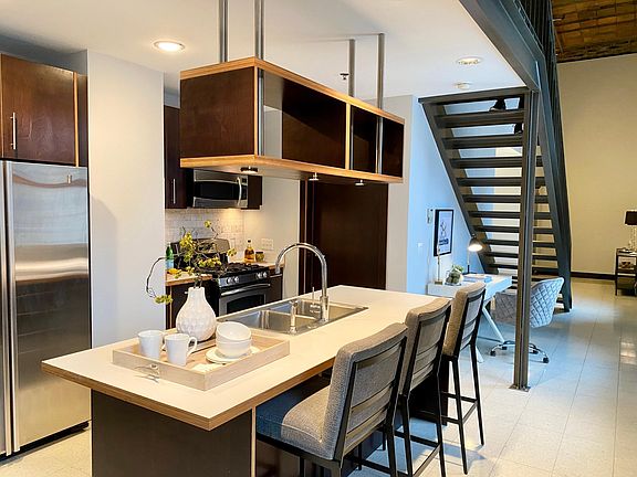 3rd image of 214 4th St E Unit 201
