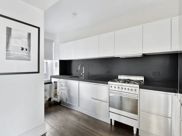 365 West 20th Street image 4 of 16